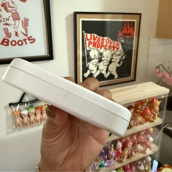 ❣️IMPRESSIONS Hello Kitty Compact Mirror - Picture 5 of 5